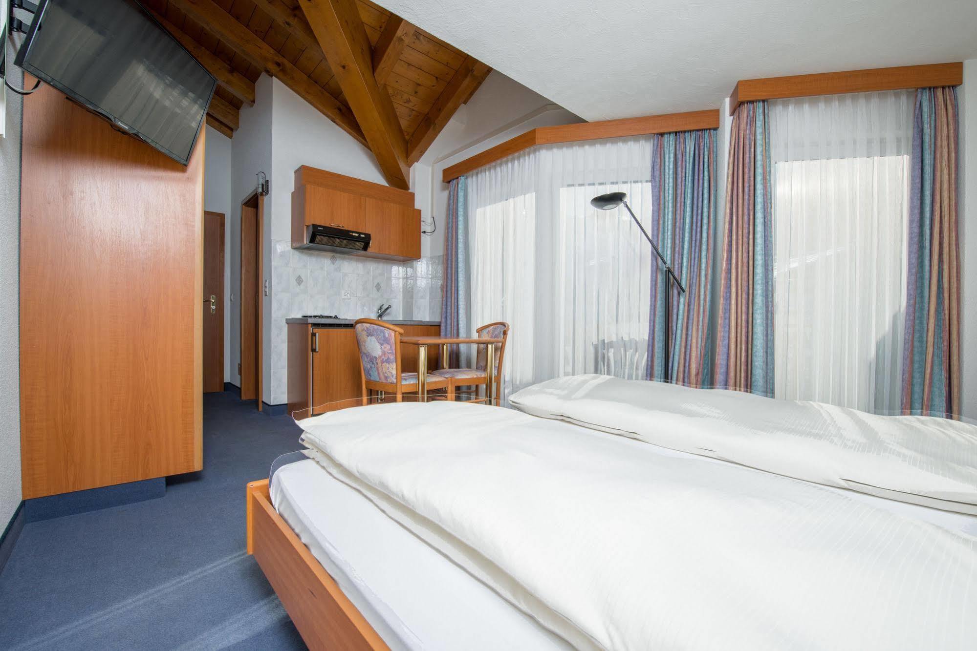 Hotel Alpenperle Saas Fee Kültér fotó